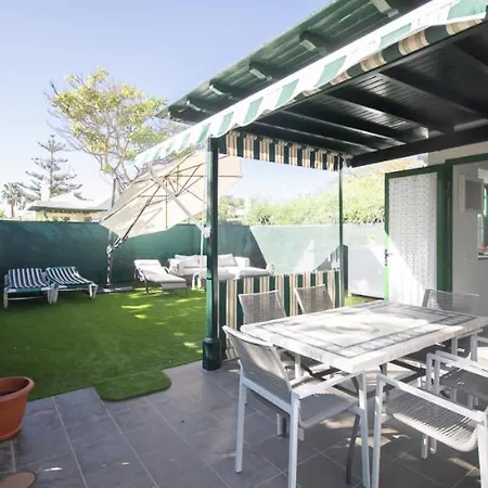 Charming With Private Garden Ferienhaus *